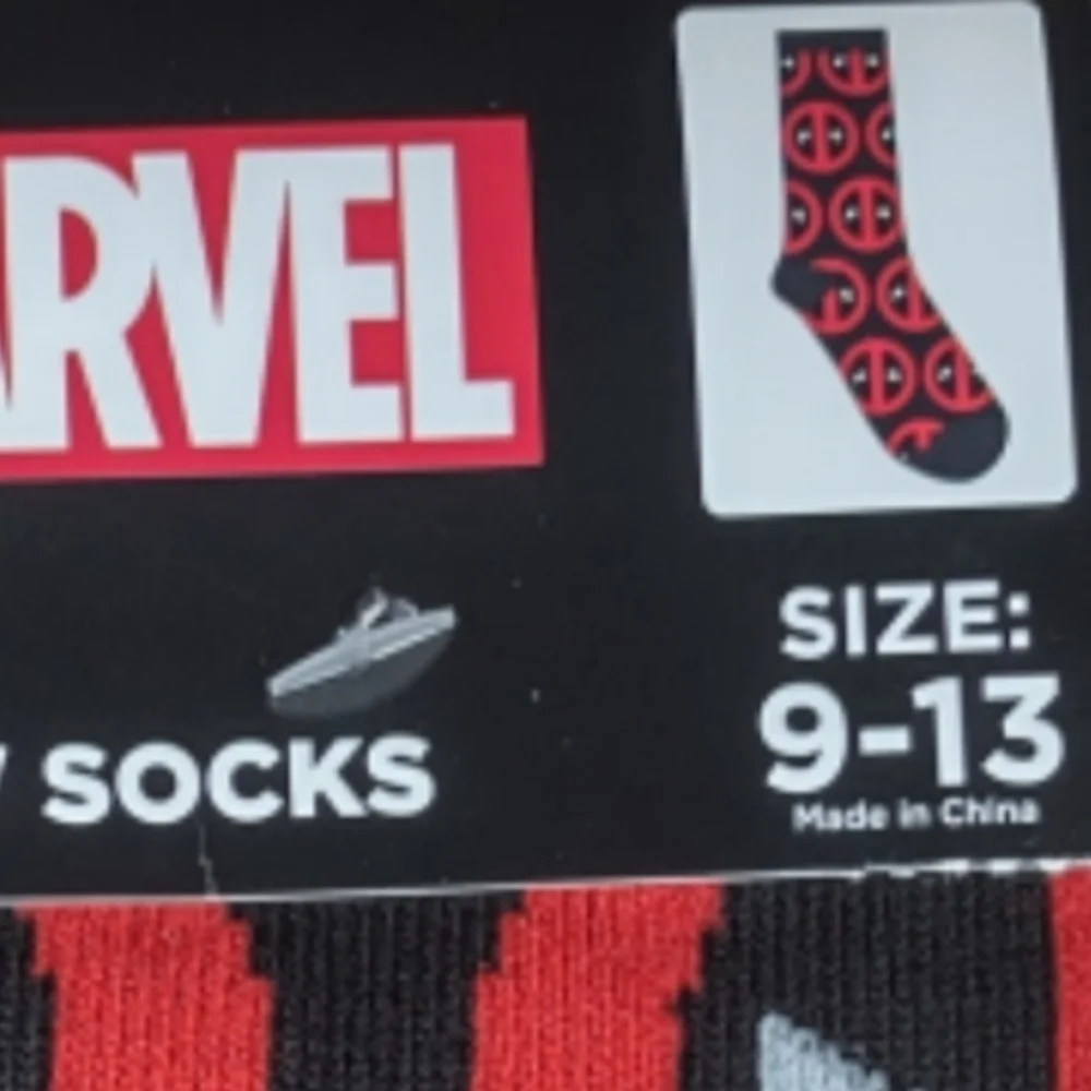 Marvel Deadpool Logo Crew Socks - Black and Red Unisex Bundle And Save